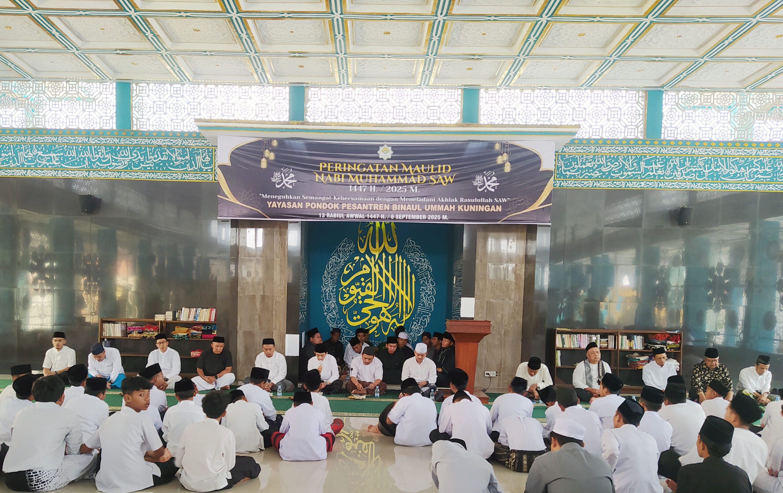 Peringatan Maulid Nabi Muhammad SAW di Pondok Pesantren Binaul Ummah Kuningan: Meneladani Akhlak Rasulullah Melalui Semangat Kebersihan